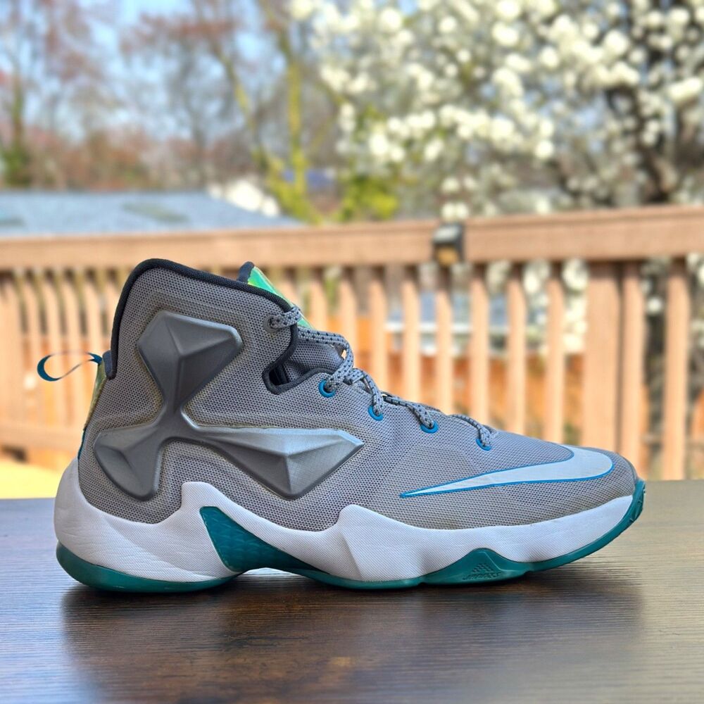 Nike LeBron 13 GS Hologram Grey Blue 808709-014 Youth 7Y Basketball
